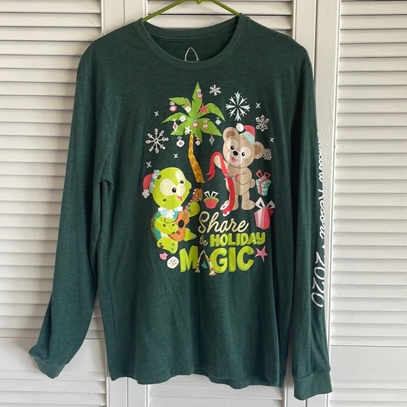 Disney Tops - EUC Disney Aulani Holiday Long Sleeve Tee